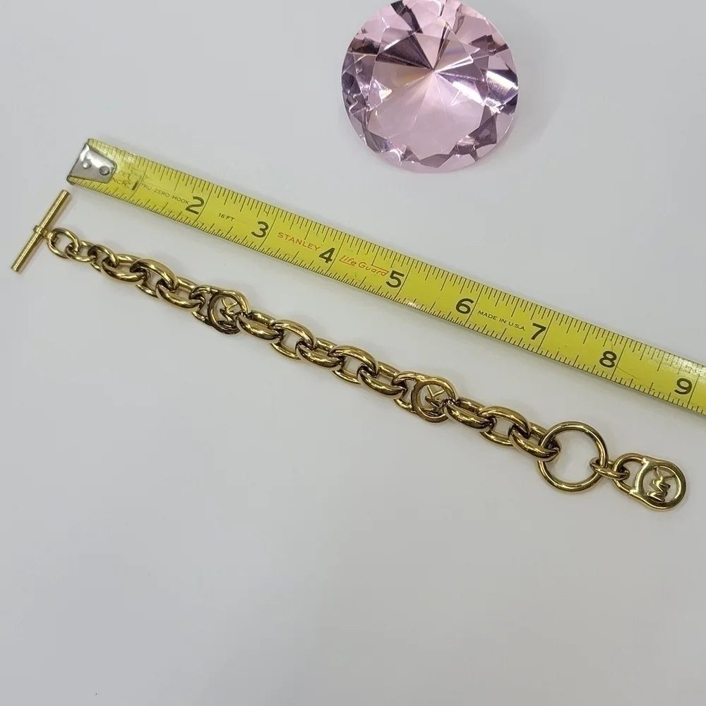 MICHAEL KORS WOMEN GOLD LOGO CHAIN BRACELET